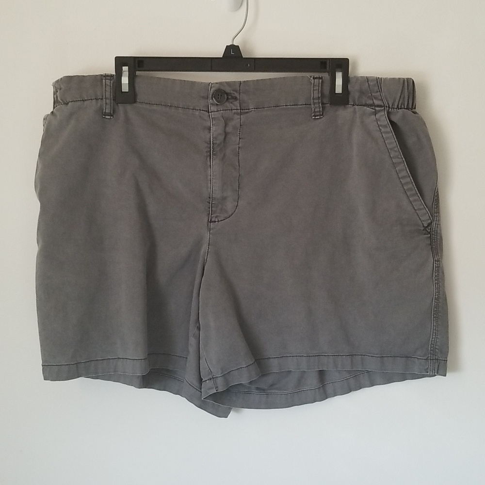 2 Pair Old Navy Women's OG Chino Shorts - Picture 2 of 4